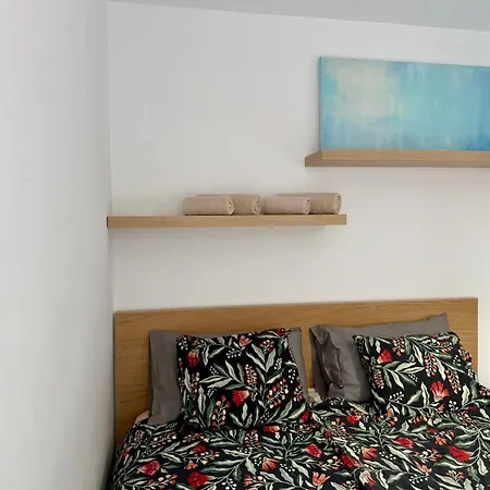 With Large Terrace بوريس دي أبونا