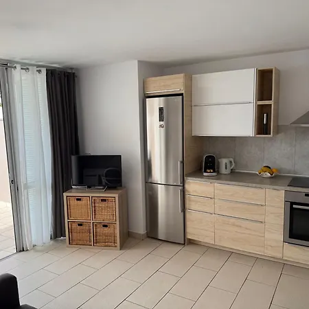 With Large Terrace * بوريس دي أبونا